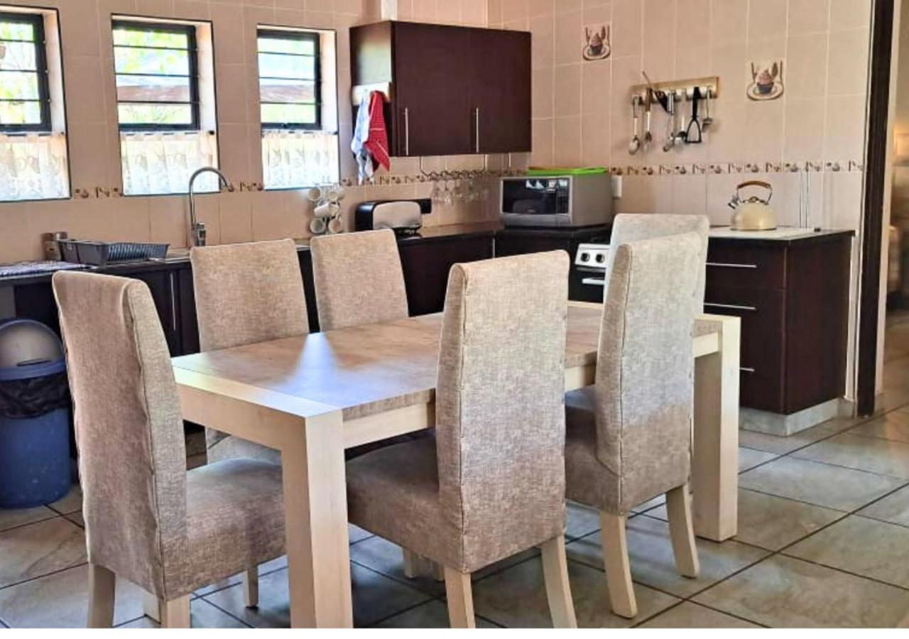 Villa Lion King Marloth Park Esterno foto